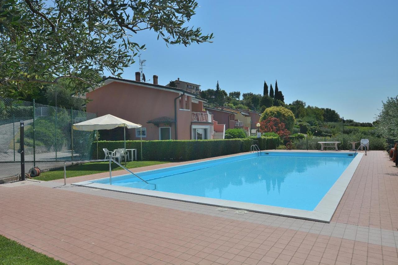 Apartment Joan Miro With Pool Bardolino Kültér fotó