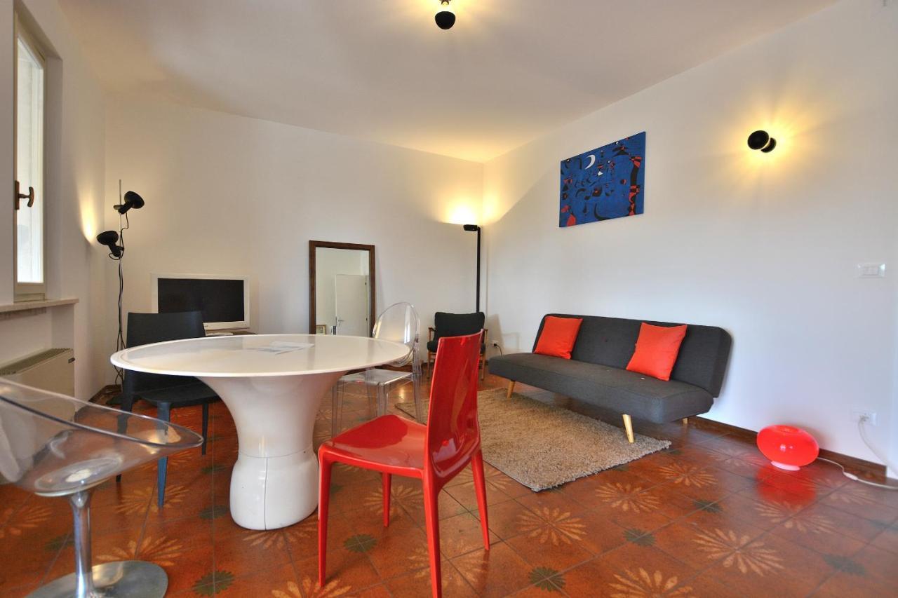 Apartment Joan Miro With Pool Bardolino Kültér fotó