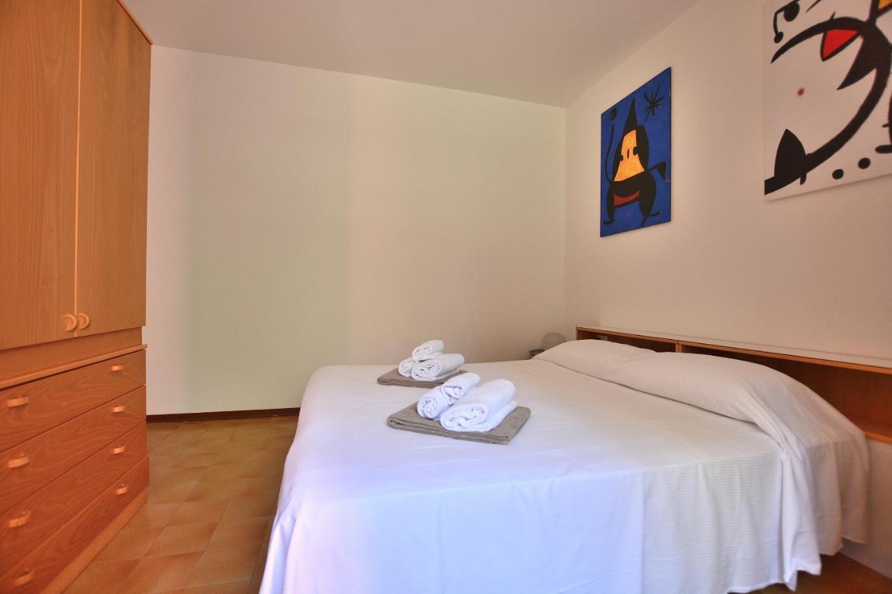 Apartment Joan Miro With Pool Bardolino Kültér fotó